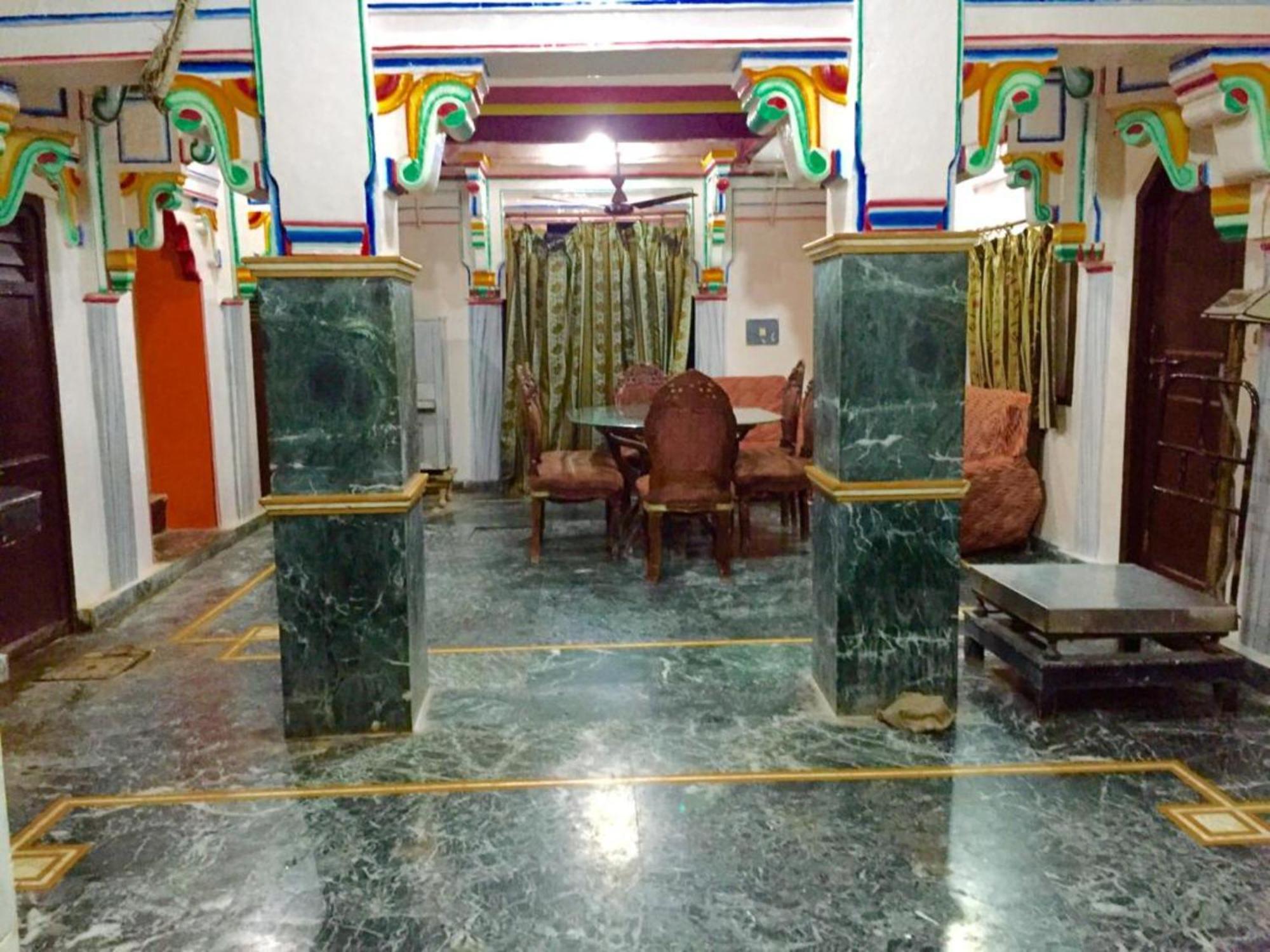 Grg Shanti Guest House Varanasi Near Manikarnika Ghat Exterior photo
